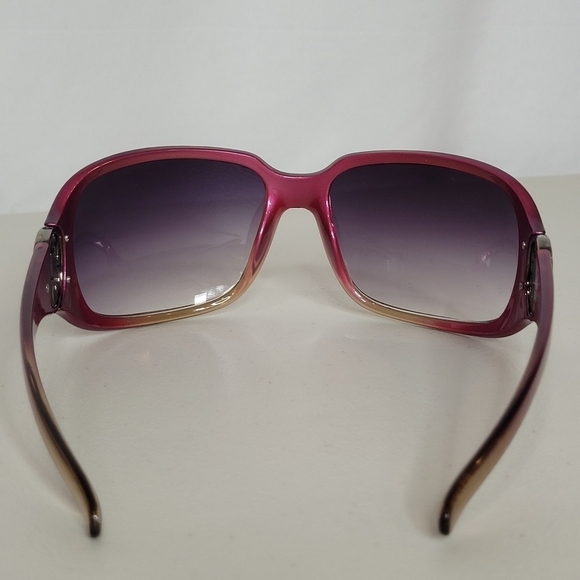 Liz Claiborne Women's Oversized Purple Ombre Metal Swivel Hinge Sunglasses - Picture 4 of 10